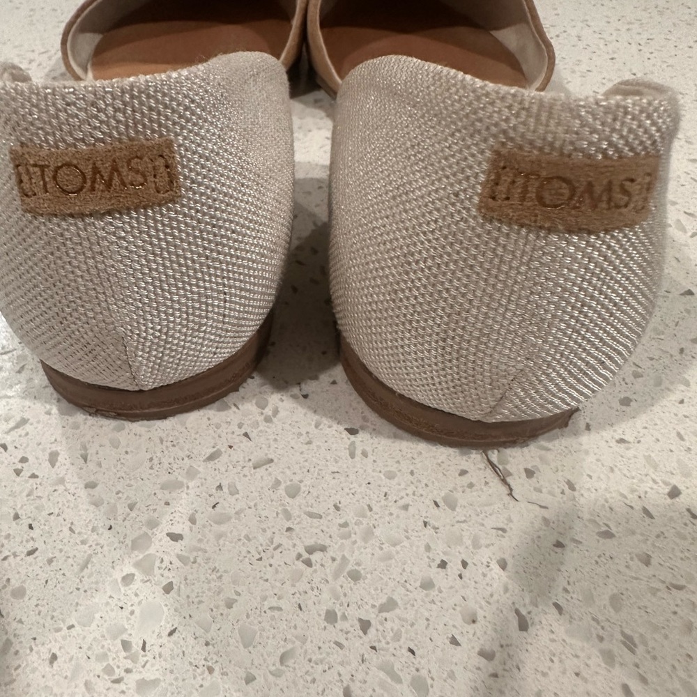 Shoes - Picture 2 of 7